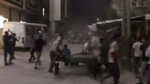 Vahşi İsrail kana doymuyor! Hastane etrafındaki yiyecek tezgahlarını hedef aldılar