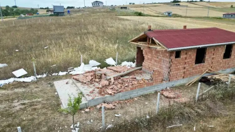 Körfez’de Kaçak Yapılara Geçit Yok