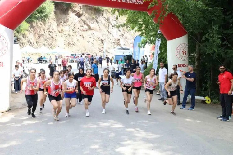 Başiskele’de Dağ Koşusu Tutkunları Buluştu