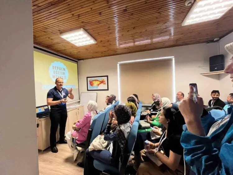 Kocaeli’de Öğretmenlere Afet Bilinci Eğitimi