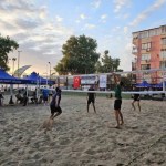 Gölcük’te Plaj Voleybolu Turnuvası Şenlik Havasında Başladı