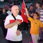 Yaralı Koluyla 15 Temmuz’u Unutmadı: Başkan Muzaffer Bıyık Darıca’da Vatandaşlarla Buluştu