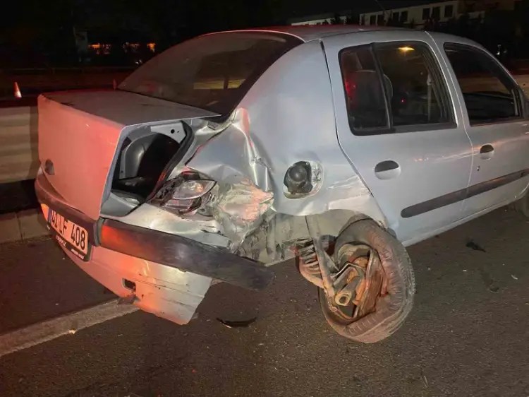 İzmit’te Gece Saatlerinde Otomobil Kazası: Bir Kişi Yaralandı