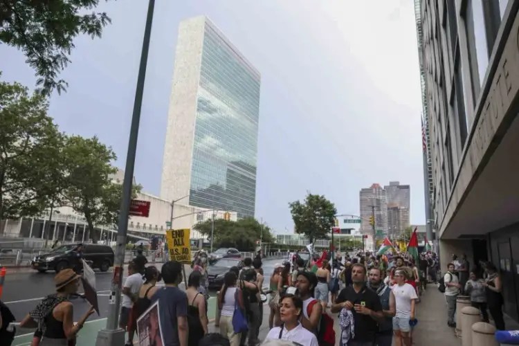 BM Genel Merkezi Önünde Gazze İçin Açlık Protestosu