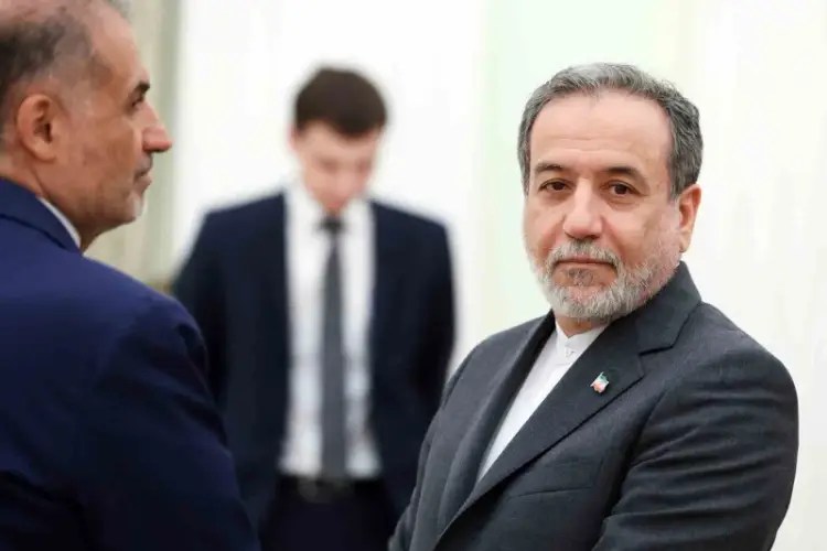 İran’dan ABD’ye nükleer görüşme şartı