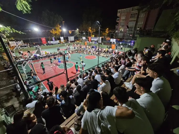 Gölcük’te Mehmet Sezer Sokak Basketbolu Turnuvası Büyük İlgiyle Tamamlandı
