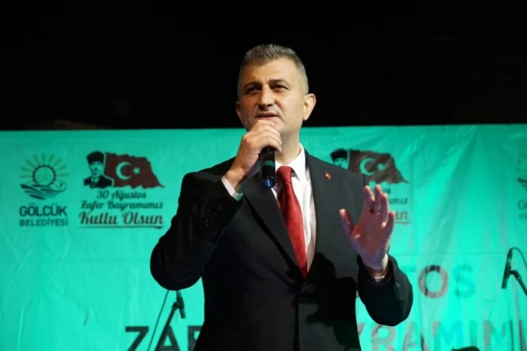 Gölcük’te 30 Ağustos Zafer Bayramı Coşkusu Yüzlerce Kişiyi Bir Araya Getirdi