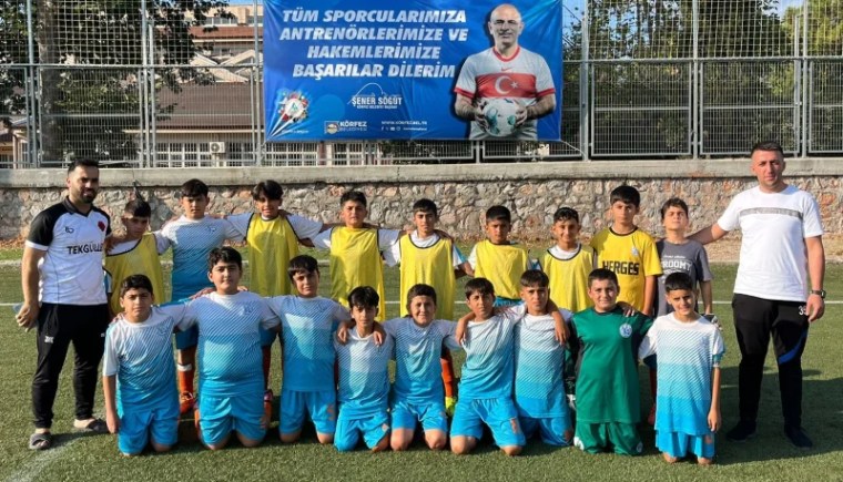Körfez’de Minik Futbolcular Zafer Bayramı İçin Sahaya Çıktı