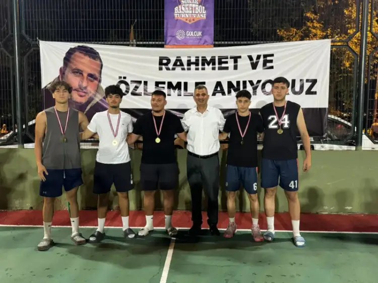 Gölcük’te Mehmet Sezer Sokak Basketbolu Turnuvası Büyük İlgiyle Tamamlandı