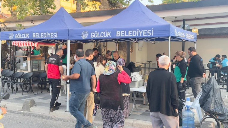 Gölcük Belediyesi, Balıkesir Sındırgı’da Depremzedelere Sıcak Yardım Eli Uzattı