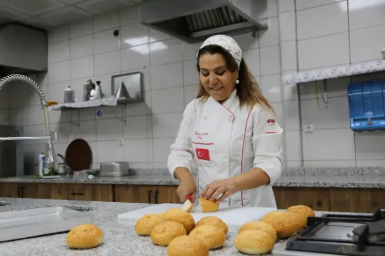 MasterChef ana kadrosunda Kocaelili Ayten Saner de var