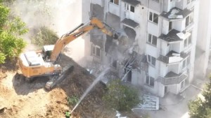 Çayırova’da Kentsel Dönüşümde Yeni Dönem: Riskli Yapıların Yıkımına Başlandı