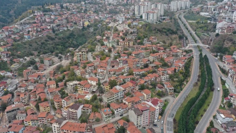 Kocaeli Cedit Mahallesi’nde Gece ve Gündüz Gibi Dönüşüm: Kentsel Yenilenme Projesi Şehri Yeniden Şekillendiriyor