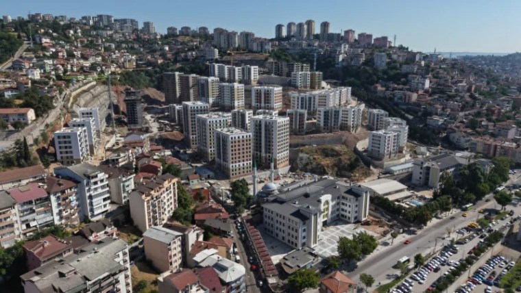 Kocaeli Cedit Mahallesi’nde Gece ve Gündüz Gibi Dönüşüm: Kentsel Yenilenme Projesi Şehri Yeniden Şekillendiriyor
