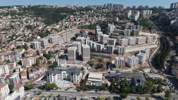 Kocaeli Cedit Mahallesi’nde Gece ve Gündüz Gibi Dönüşüm: Kentsel Yenilenme Projesi Şehri Yeniden Şekillendiriyor