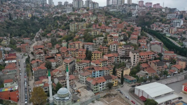Kocaeli Cedit Mahallesi’nde Gece ve Gündüz Gibi Dönüşüm: Kentsel Yenilenme Projesi Şehri Yeniden Şekillendiriyor