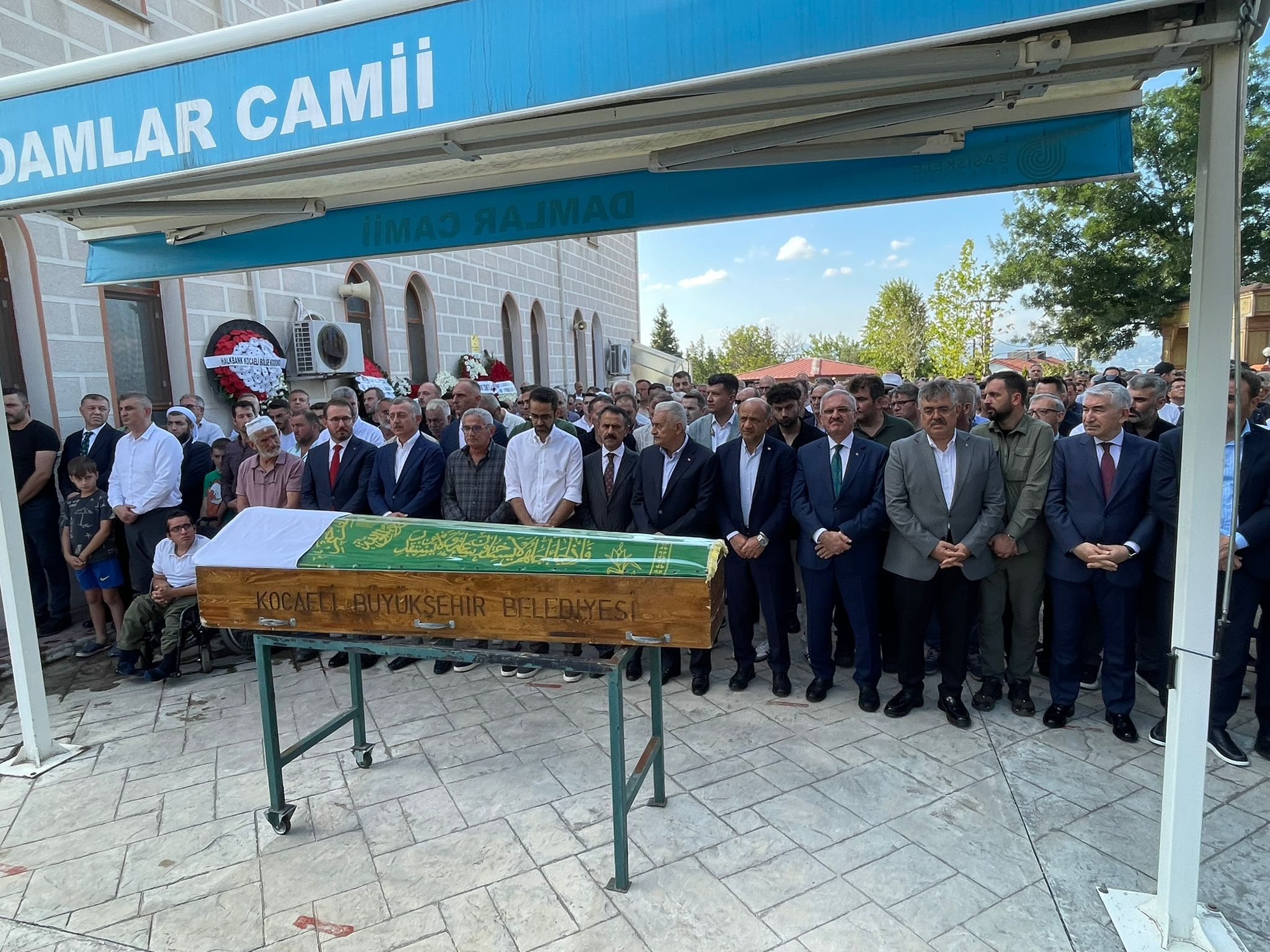 Binali Yıldırım da geldi. Hacı Halil Serim son yolculuğuna uğurlandı