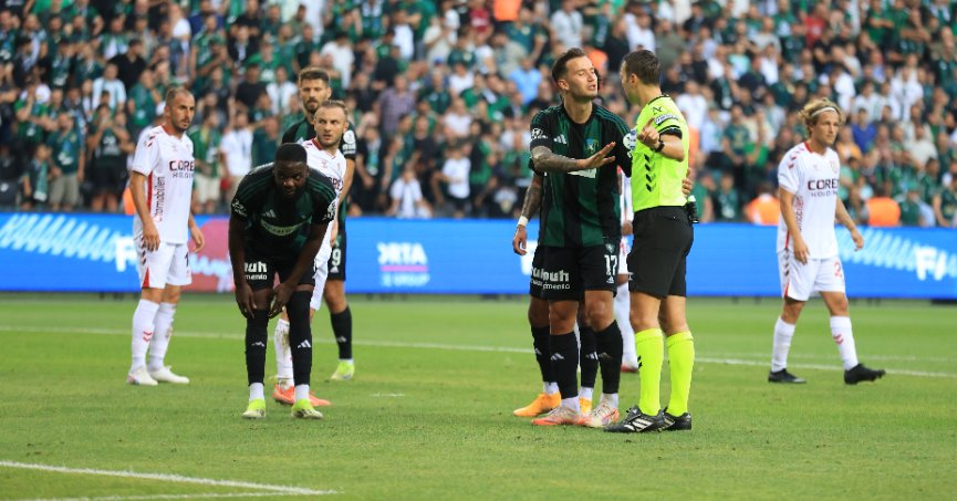 Zorbay Küçük Kocaelispor’un penaltısını böyle iptal etmiş