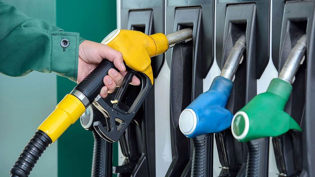 Motorine Yeni Zam Yolda: Gözler Gece Yarısına Çevrildi