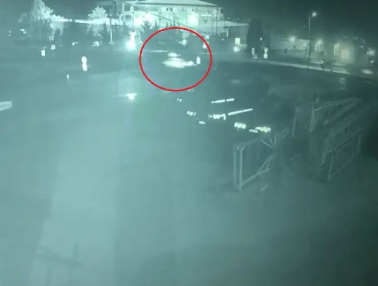 İki kız kardeşin ölümüne sebep olan feci kaza saniye saniye kameralara kaydedildi