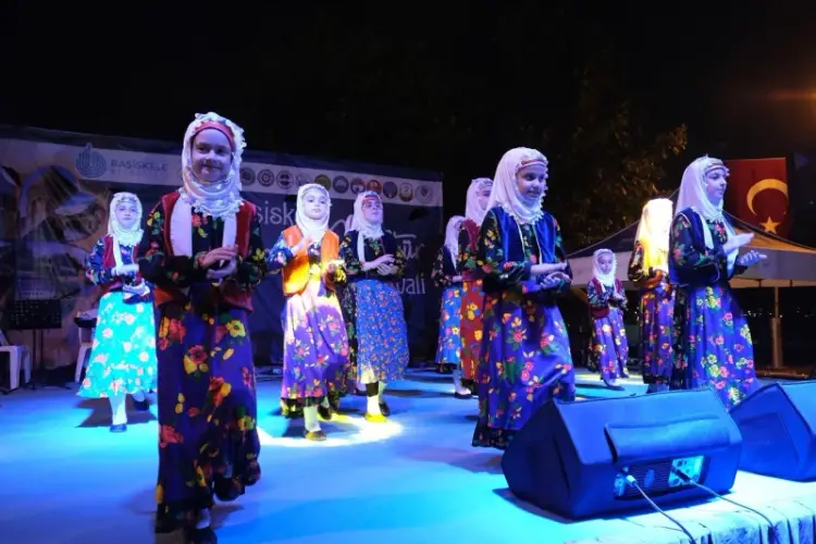 Başiskele’de Yöresel Kültürler Festivali Renkli Başladı