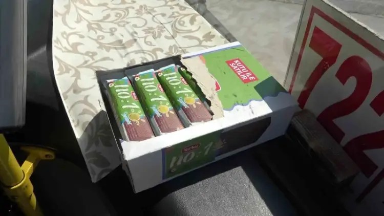 Gölcük’te Özel Halk Otobüsü Şoförü Hüseyin Keleşoğlu’nun Güler Yüzü Gönülleri Isıtıyor