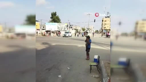 Gazze’de İsrail Destekli Çeteler İnsani Yardım Tırlarını Yağmalıyor