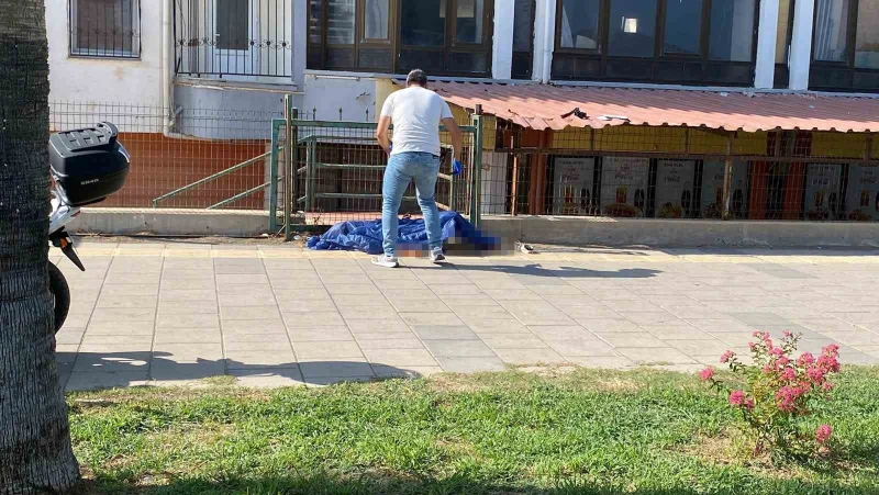 Yürüyüşe çıktılar, ceset buldular!