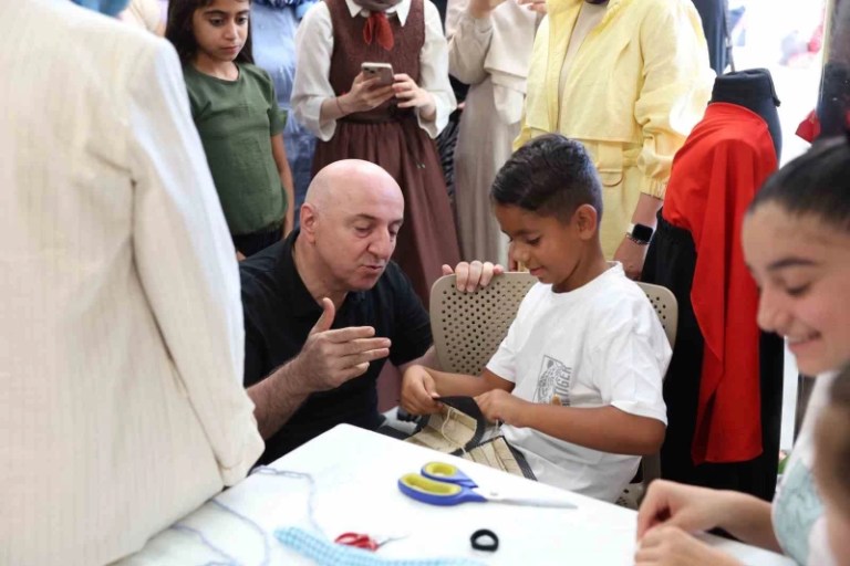 Darıca’da Çocuklar Yeteneklerini Yıl Sonu Sergisinde Tanıttı