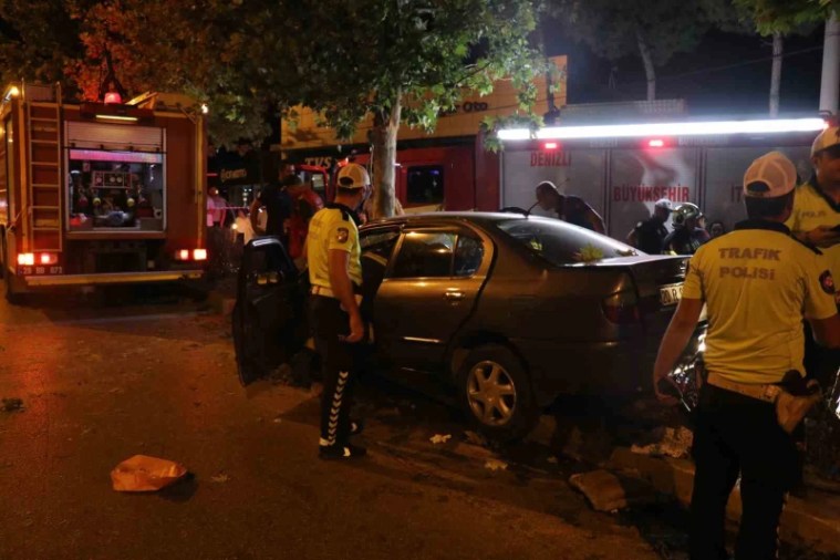 Ok gibi ağaca saplandı. İki genç hayatını kaybetti
