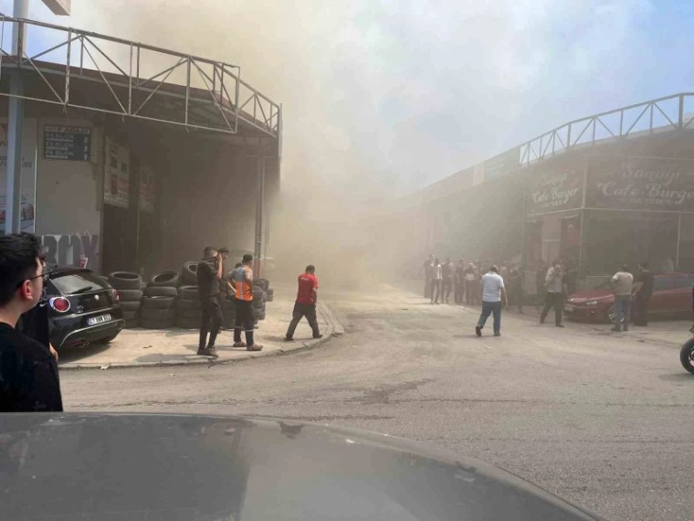 Gölcük Sanayisinde yangın paniği!