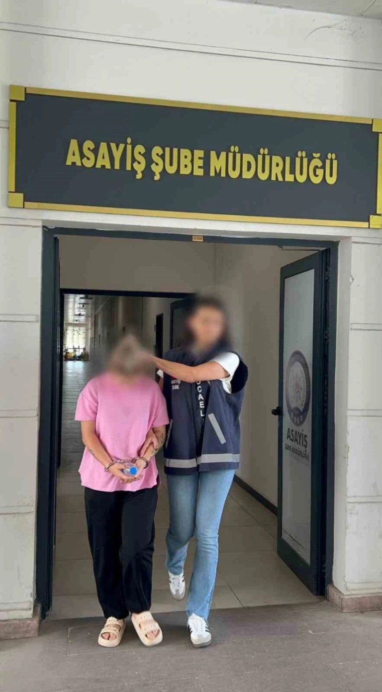 Kocaeli’de Sahte Kamu Görevlisi Vatandaşı Dolandırdı: Polis Anında Müdahale Etti