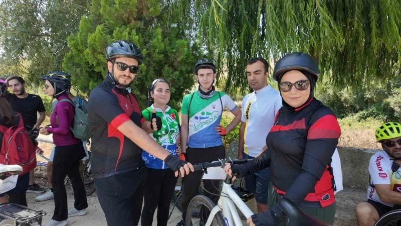 Kocaeli’de Görme Engelli Sporcular Tandem Bisikletlerle Umuda Yol Aldı