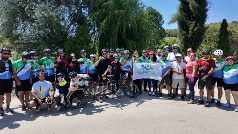Kocaeli’de Görme Engelli Sporcular Tandem Bisikletlerle Umuda Yol Aldı