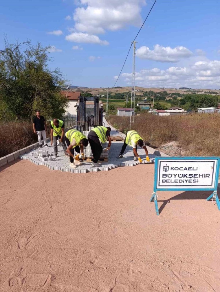 Kocaeli Kırsalında Ulaşım Konforu Artıyor: Mahalle Yolları Yenileniyor