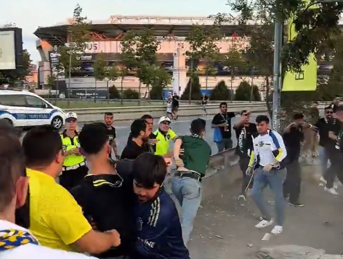 Kocaelispor Fenerbahçe maçı öncesi kısa süreli kavga çıktı