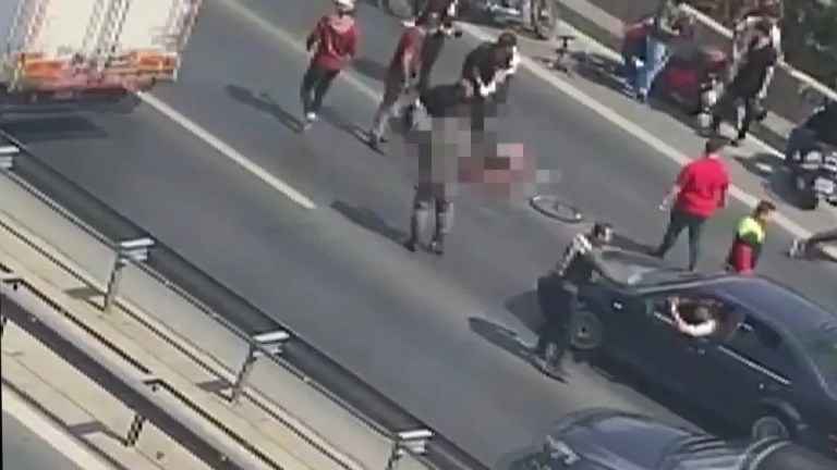 Bağcılar’da motosikletle çarpışan profesyonel bisikletçi Metin Ekici hayatını kaybetti