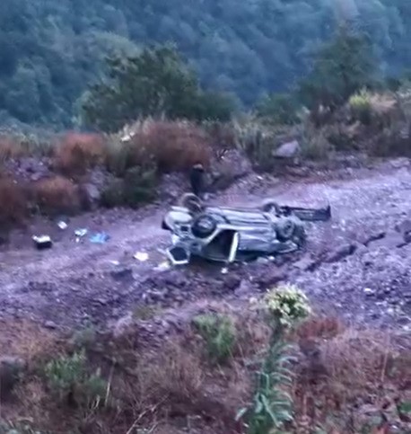 Körfez’de otomobil şarampole devrildi: sürücü yaralandı