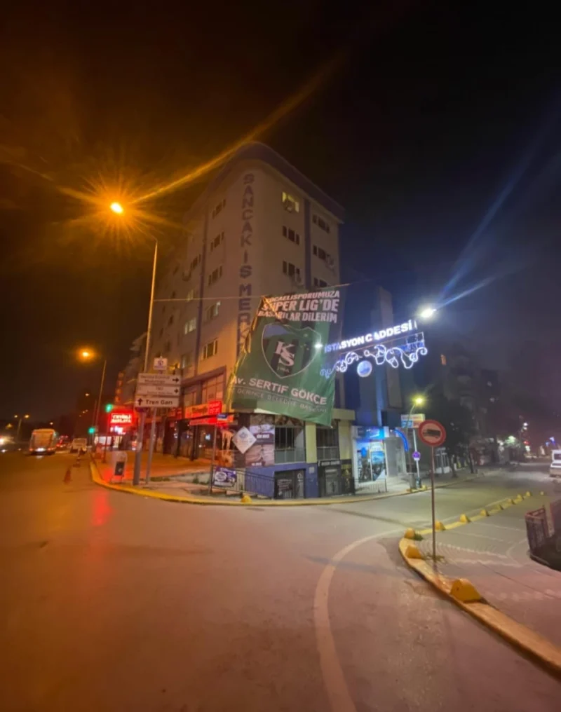 Derince Belediyesinden flaş açıklama! Kocaelispor bayrakları…