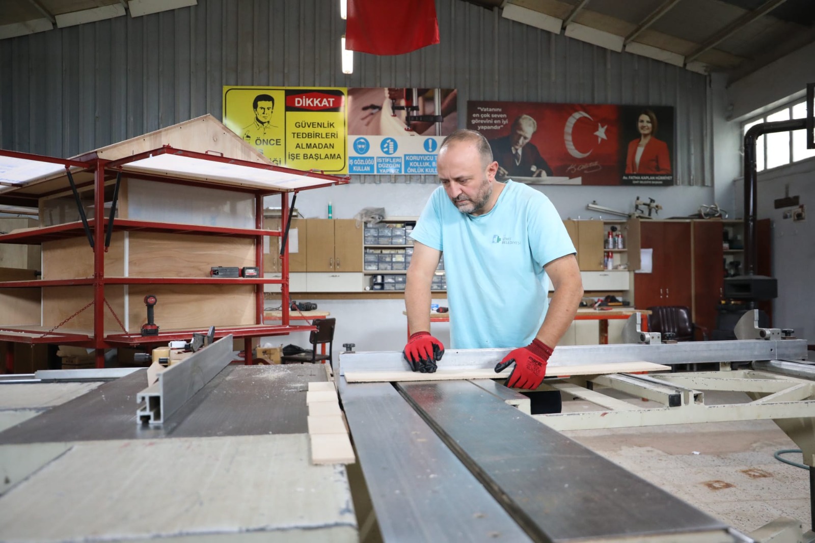 Belediyenin atölyeleri fabrika gibi!