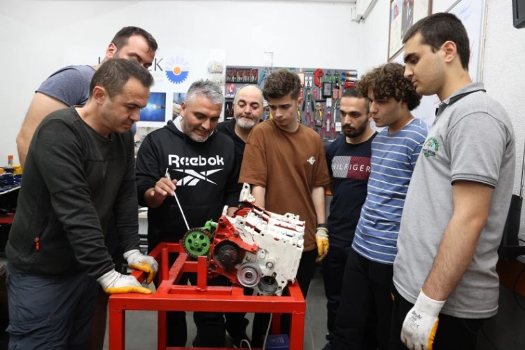 KO-MEK ile aranan eleman oluyorlar