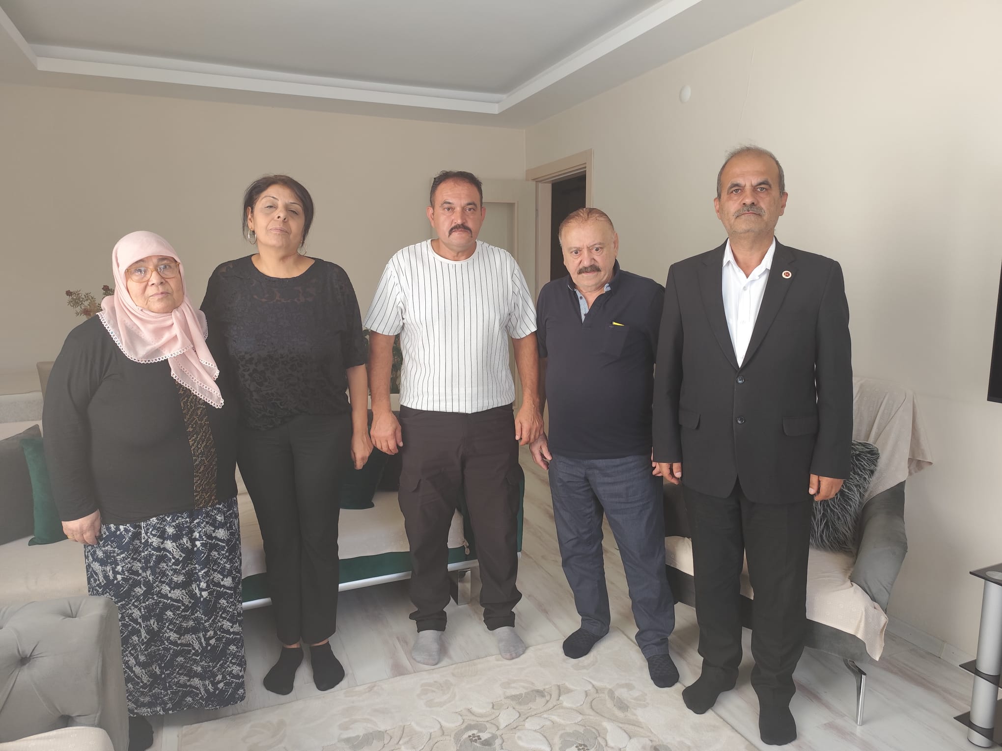 MHP’den İzmitli Şehidin ailesine vefa ziyareti
