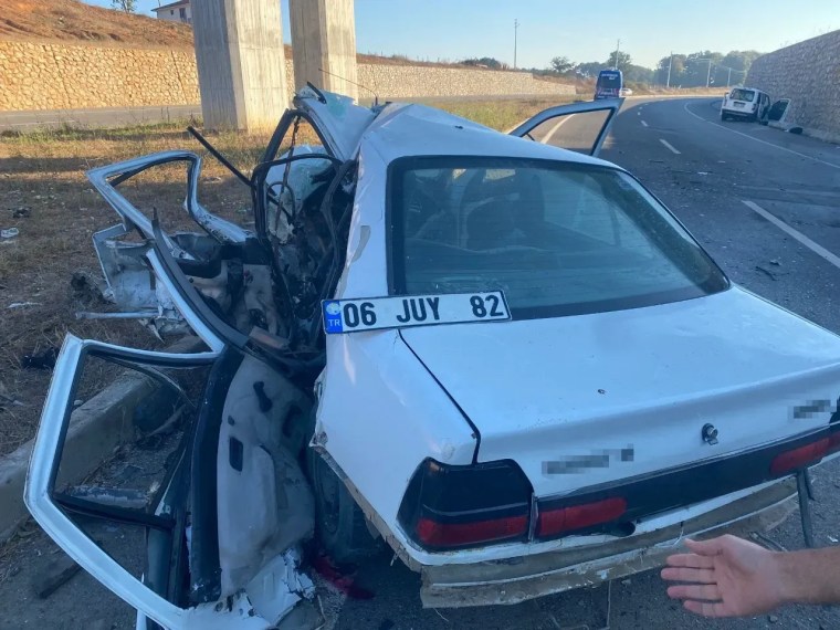 Sakarya Kaynarca’da feci kaza: 21 yaşındaki sürücü hayatını kaybetti