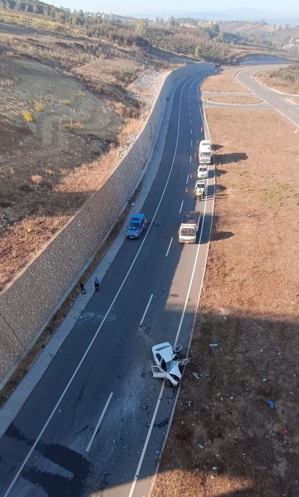 Sakarya Kaynarca’da feci kaza: 21 yaşındaki sürücü hayatını kaybetti
