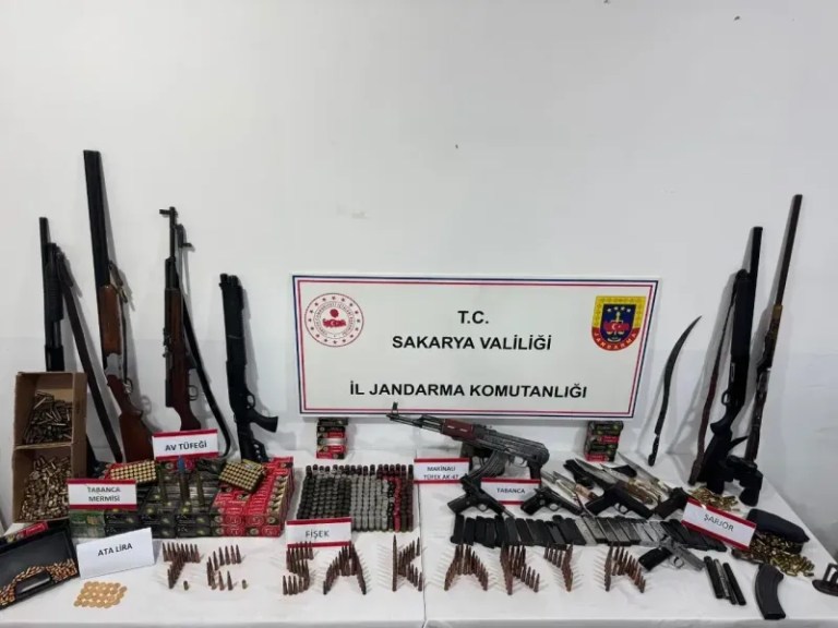 Sakarya’da cephanelik gibi ev bulundu
