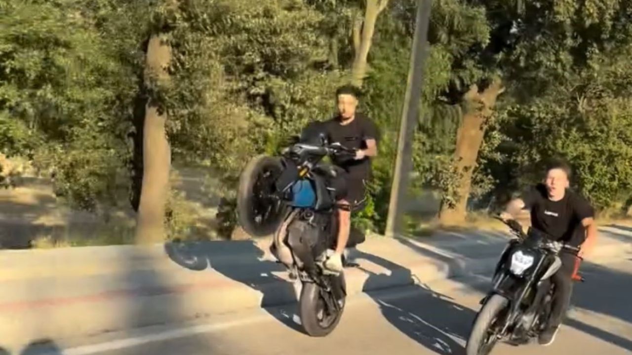 Trafiği tehlikeye atan sürücü yakalandı: “Polis de görür”