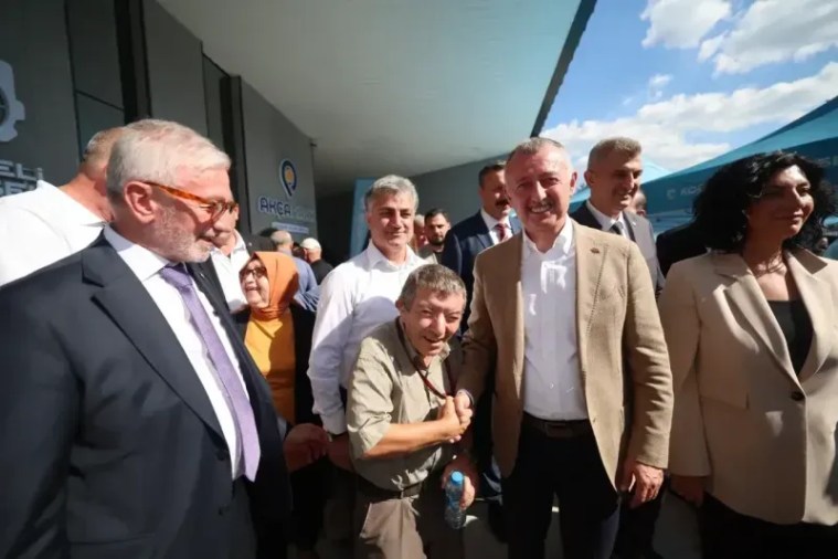 Başkan Büyükakın’dan Gölcük metrosu için net mesaj: Cumhurbaşkanımızın kapısını aşındıracağız