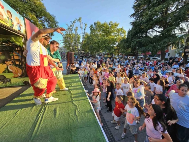 Gölcük’te Çocuklara Renkli ‘Okula Merhaba’ Etkinliği