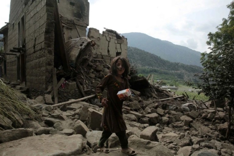 Afganistan’da Meydana Gelen Depremde Can Kaybı 2 Bini Aştı