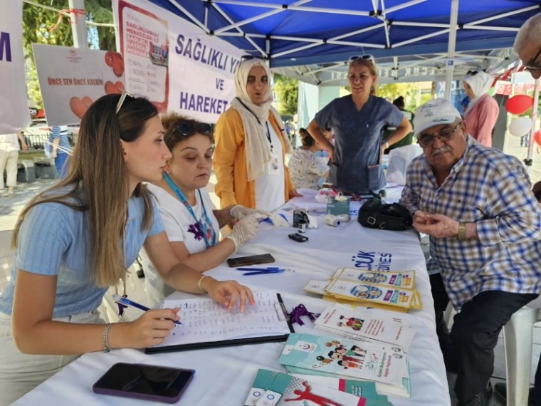 Gölcük’te Sağlık Sokağa Taşındı: Halk Sağlığı Haftası Renkli Görüntülere Sahne Oldu